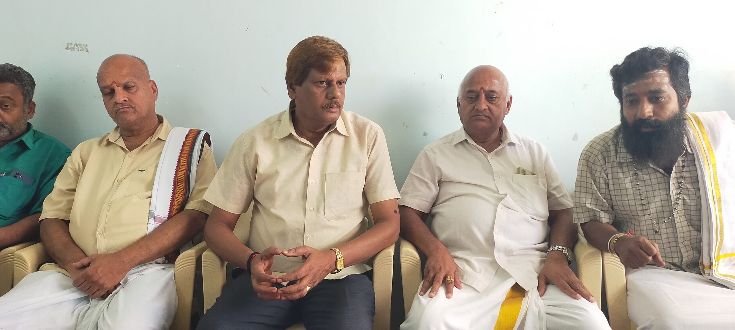 ಕೊಳ್ಳೇಗಾಲ : ಕುಲದ ಒಪ್ಪಿಗೆ ಇಲ್ಲದೆ ನಡೆಸಲು ಉದ್ದೇಶಿಸಿದ್ದ ಕತ್ತಿಹಬ್ಬ ಮುಂದೂಡಿಕೆ - ದೇವಾಂಗ ಯಜಮಾನ ಎ.ಎನ್.ನಾಗರಾಜಯ್ಯ